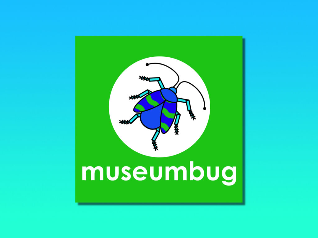 Grünes Quadrat mit einem Logo eines stilisierten Käfers und dem Text "museumbug" darunter.